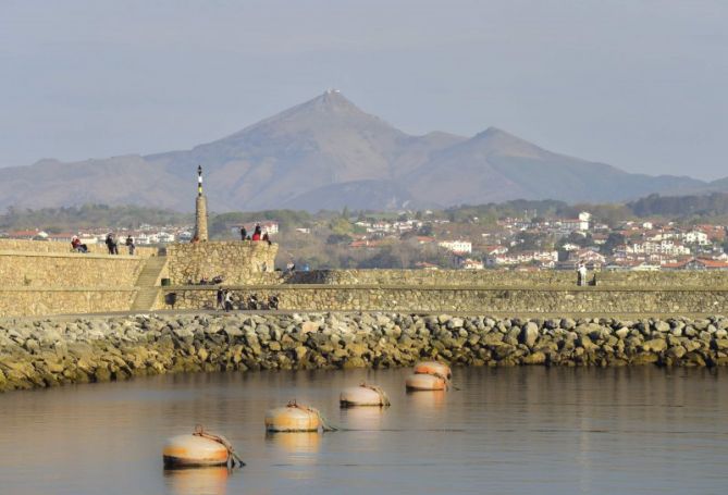 Malecón del puerto de Hondarribi: foto en Hondarribia