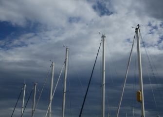 MASTILES AL VIENTO