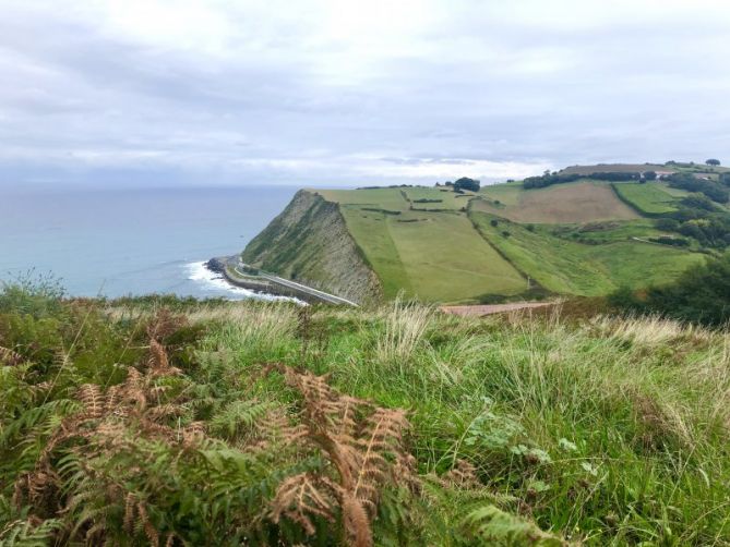 Mendiko begirada: foto en Zumaia