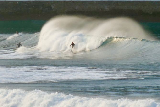 Olas con viento sur : foto en Zarautz