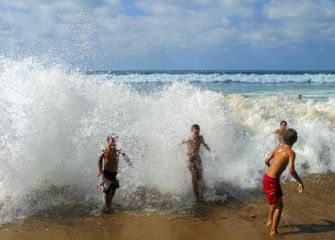 Olatuarekin jolasten 