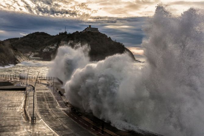 Oleaje: foto en Donostia-San Sebastián