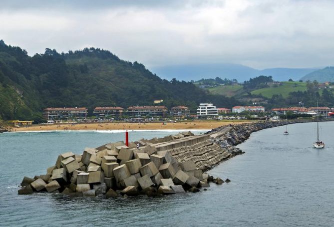 Orio, playa, mar y río: foto en Orio