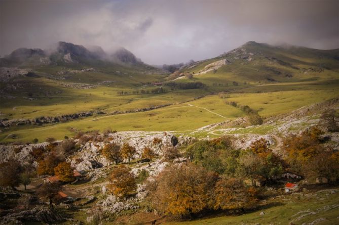 Otoño en Urbia: foto en Oñati