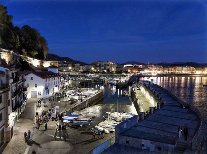 Paseo nocturno por el puerto de Donostia: foto en Donostia-San Sebastián
