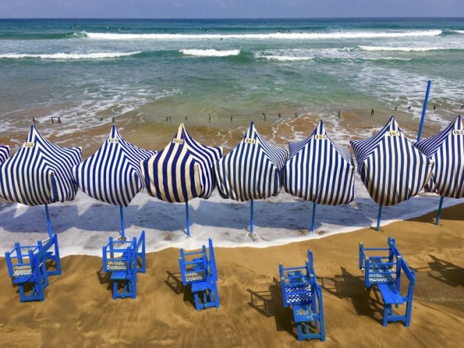 Playa de Zarautz con la marea alta -2: foto en Zarautz