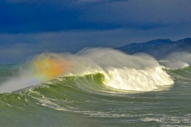 Preciosa ola para surfear : foto en Zarautz