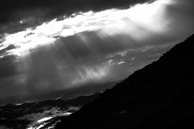 Primeros rayo de un dia oscuro: foto en Irun