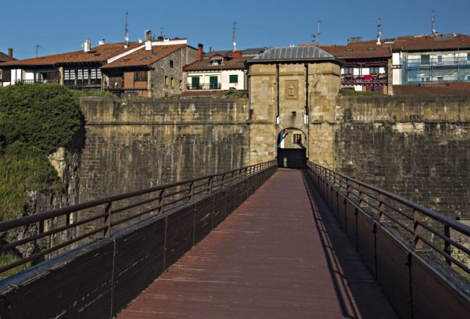 El puente: foto en Hondarribia