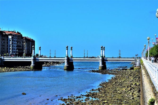 Puente Kursaal: foto en Donostia-San Sebastián