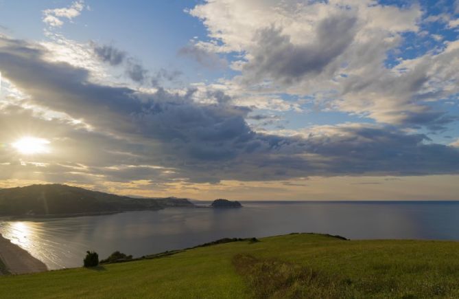 PUESTA DE SOL: foto en Zarautz