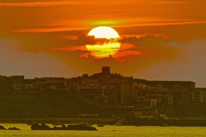 Puesta de Sol en  Getaria : foto en Getaria