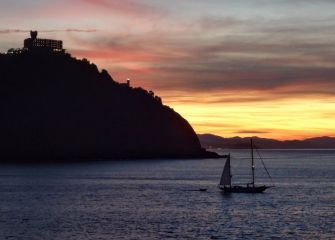 Puesta de sol y luces de Igueldo