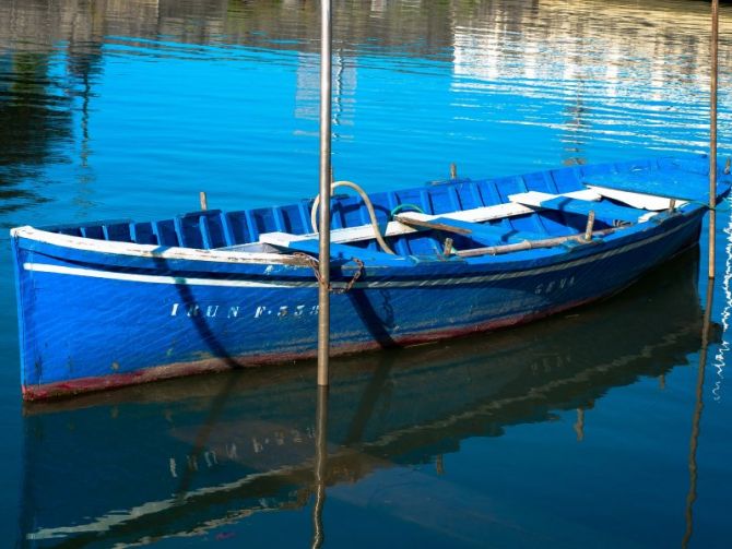 Reflejo de txalupa: foto en Hondarribia