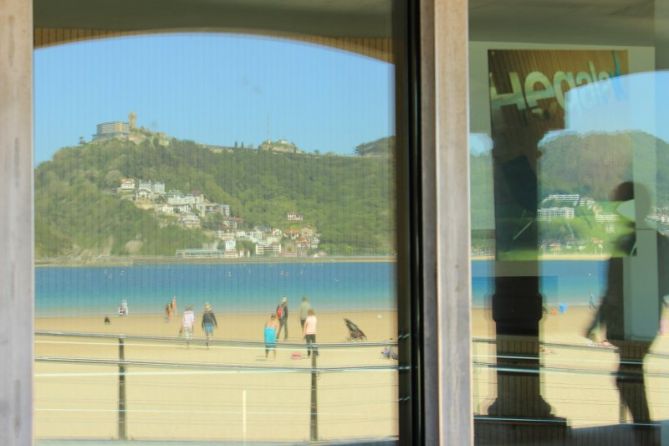 Reflejos.: foto en Donostia-San Sebastián