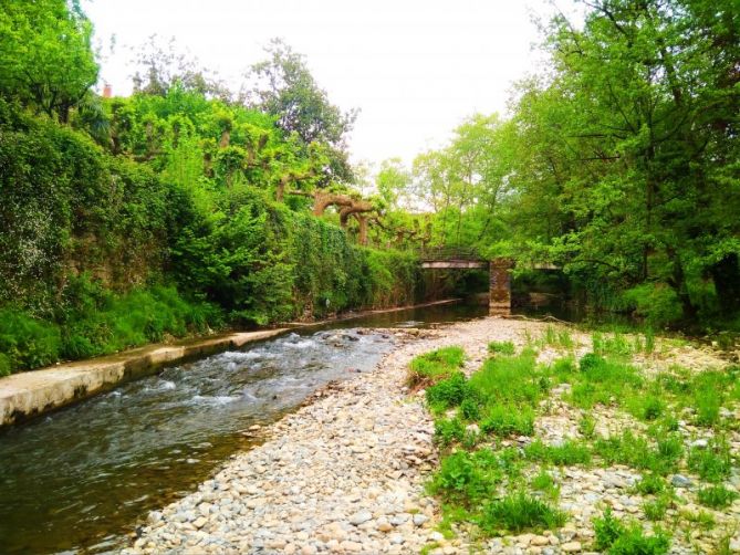 Ribera del río Agauntza: foto en Lazkao