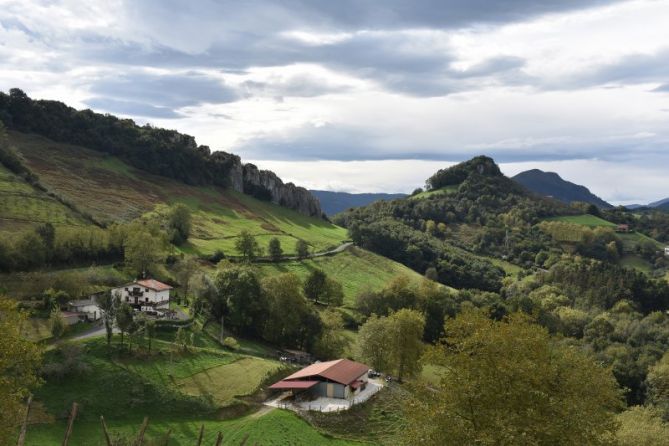 Santa Barbara bailara: foto en Hernani