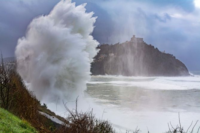 Temporal en Donosti.: foto en Irun