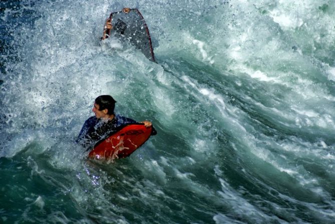 Tomando olas en Zarautz: foto en Zarautz