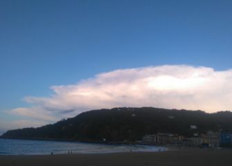 Ulía y su nube gemela