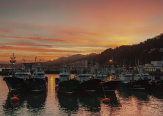 Ultimas luces en el puerto