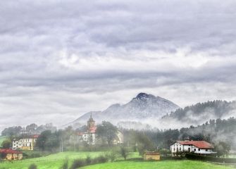 URKULU ENTRE LA NIEBLA