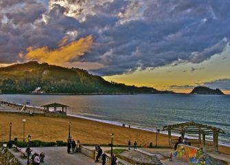 Zarautzko hondartza arratzaldean 