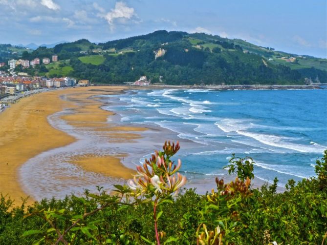 Zarauzko hondartza udaberrian : foto en Zarautz