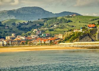 Zumaya detrás de la playa