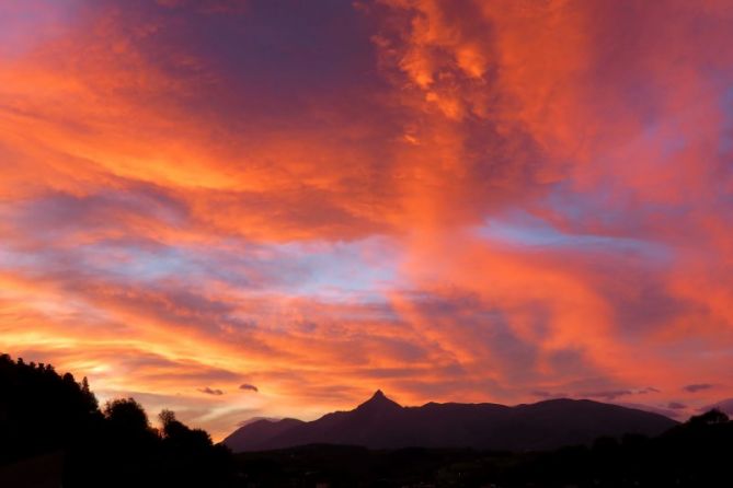 Colores de amanecer: foto en Beasain