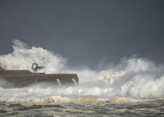 Temporal en el peine del viento