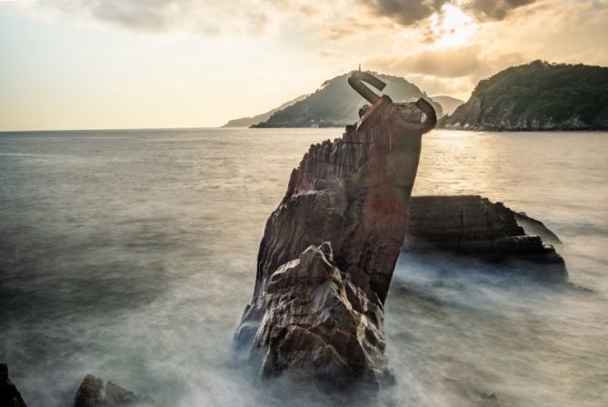 Amanecer desde el Peine del Viento: foto en Donostia-San Sebastián