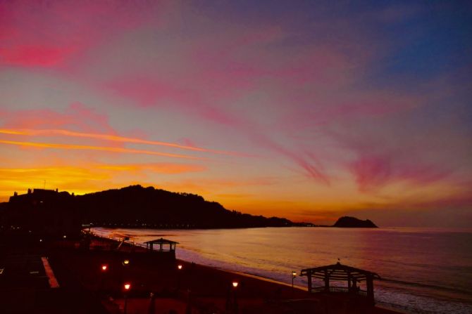 anochecer en la playa de Zarautz : foto en Zarautz