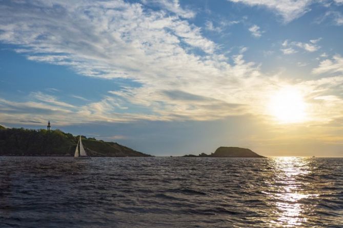 atardecer faro higuer: foto en Hondarribia