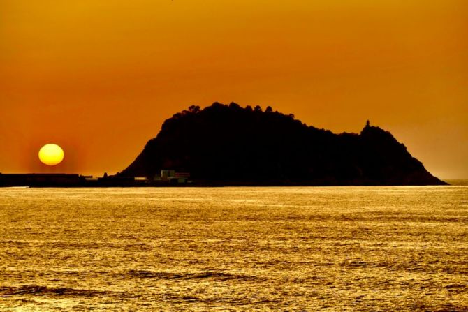 Atardecer de Oro : foto en Zarautz