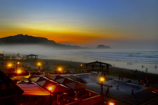 Atardecer en la playa de Zarautz : foto en Zarautz