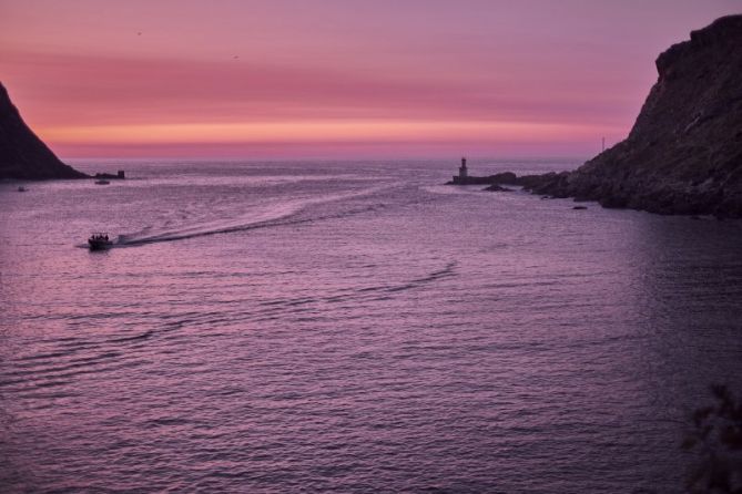 Atardecer de verano en Pasai Donibane: foto en Pasaia