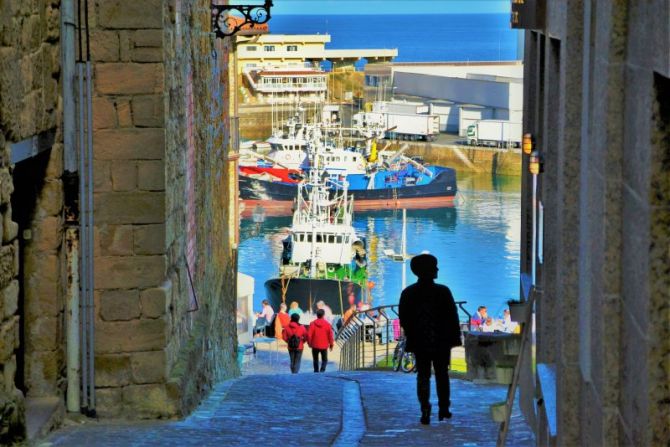 Bajando al Puerto: foto en Getaria