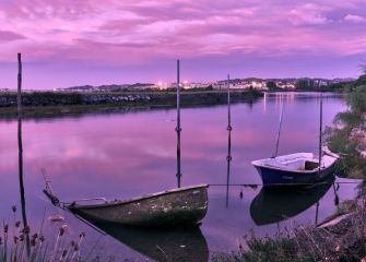 Barcas junto a las marismas de Plaiaundi