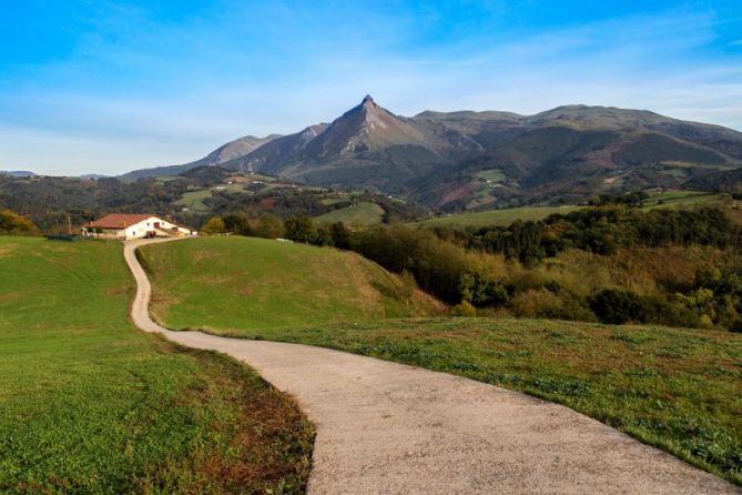 Baserri tartean: foto en Lazkao