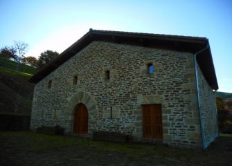 Caserío medieval en Aia.