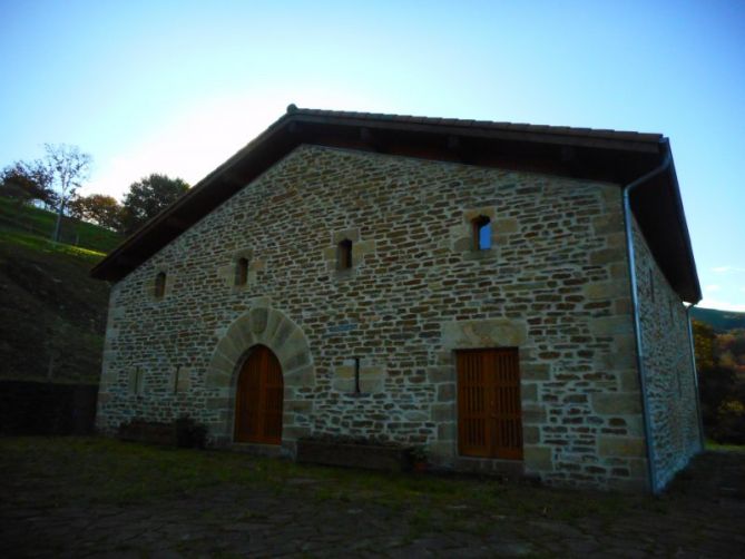 Caserío medieval en Aia.: foto en Aia