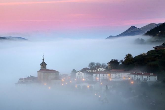 Eguna esnatzen: foto en Errezil