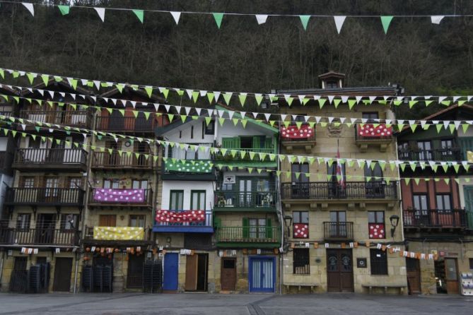 FERIA DE ABRIL: foto en Pasaia