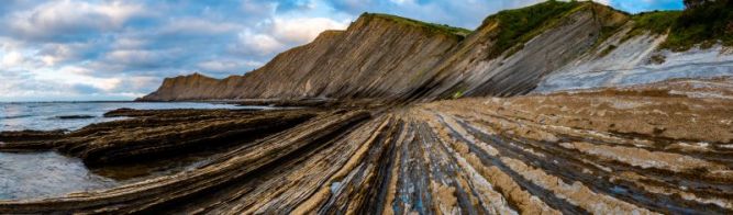 Flysch-aren panoramika: foto en Deba