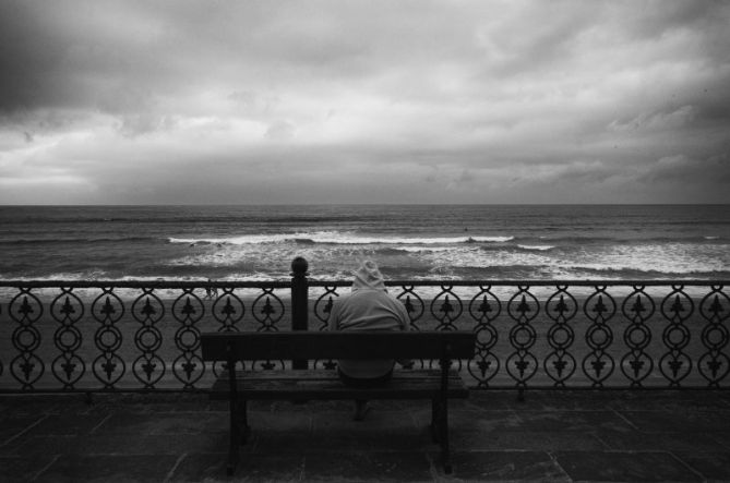 Frente al mar.: foto en Zarautz