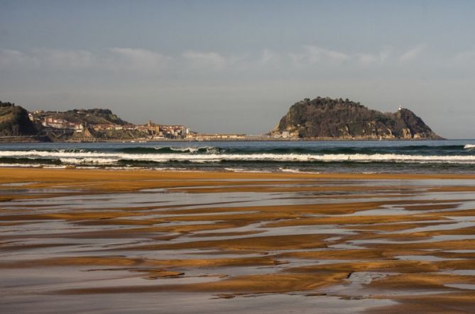 Getaria desde la playa de Zarautz: foto en Zarautz