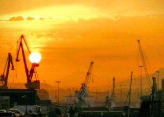  Grúas elevado al sol