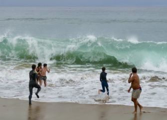 jugando con las en la playa de Zarautz 