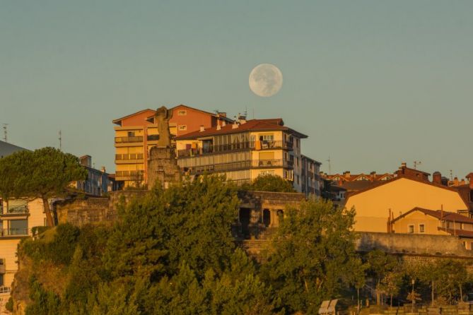 Luna de Getaria: foto en Getaria